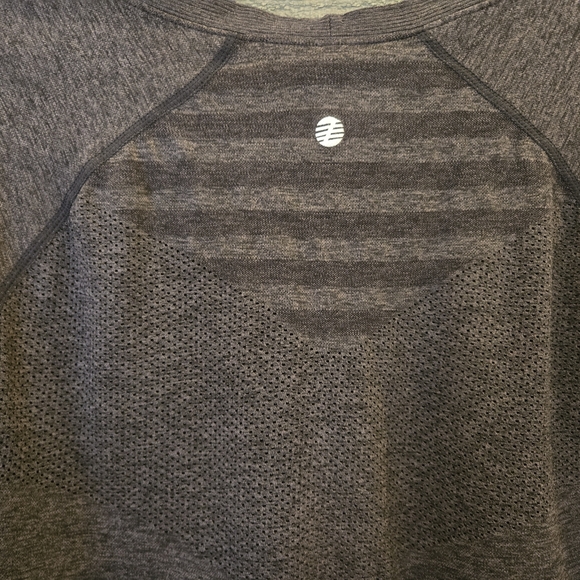 Z by Zella Activewear Shirt - Size Medium - Picture 8 of 8